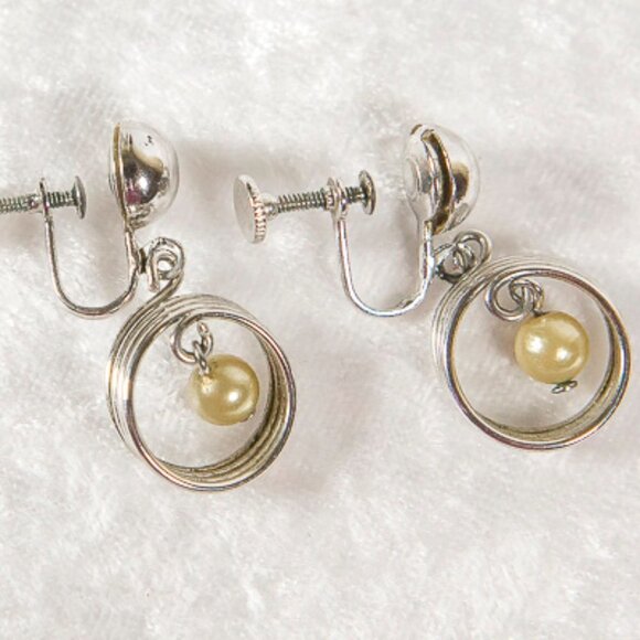 Delicate Vintage Screw Back Silver Tone Metal Hoop Earrings with Faux Pe… - Picture 2 of 5